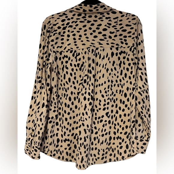 Chicos Silky Soft Dotted Cheetah Print Half Placket Button Down Shirt Sz1 - Picture 3 of 13